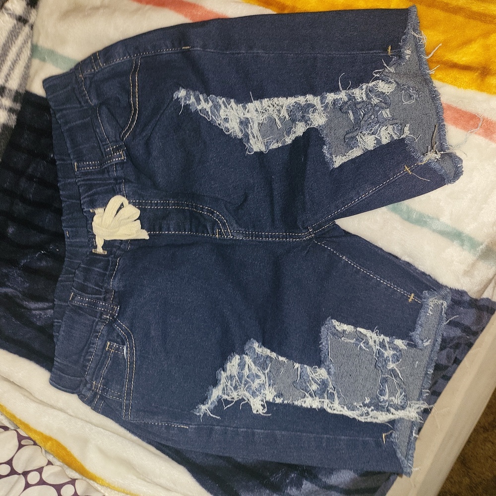 Brand new shorts too big for me